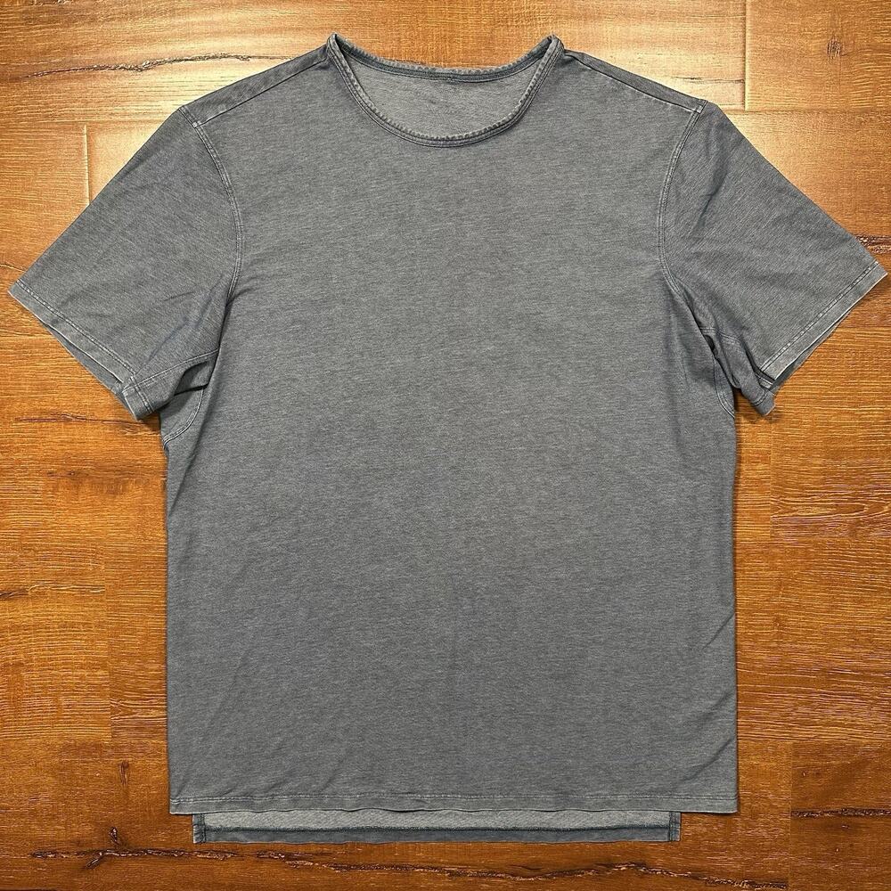 Lululemon Commission T Shirt Mens L Blue Denim Short Sleeve Round Neck Minimal